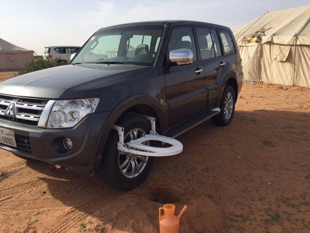 Necessário: tampa de vaso sanitário para roda de carro
