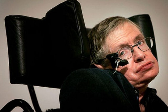 Stephen Hawking: A humanidade não sobreviverá se não fugir ao espaço