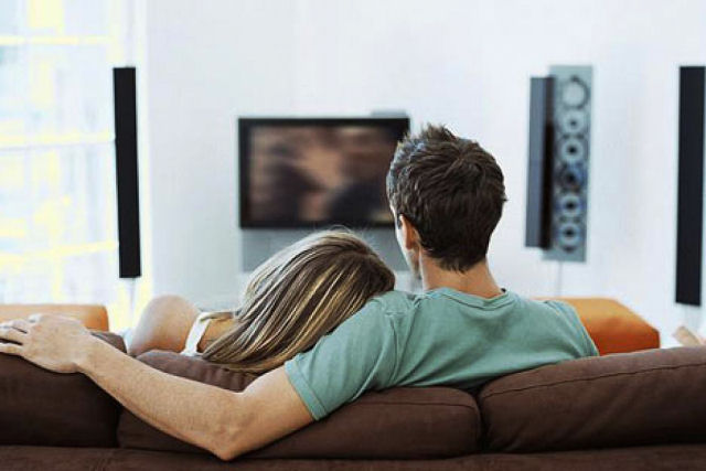 Ver televisão durante uma hora encurta sua vida em 22 minutos