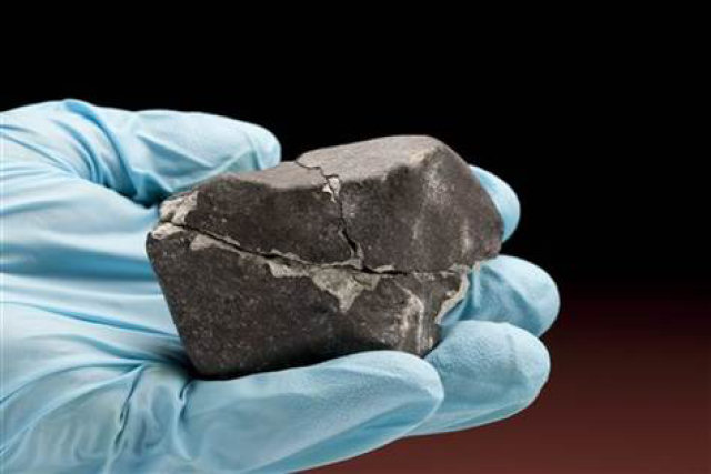NASA encontra novo mineral em um velho asteroide