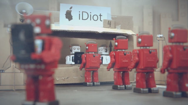 iDiots, o curta que satiriza a obsolescncia programada