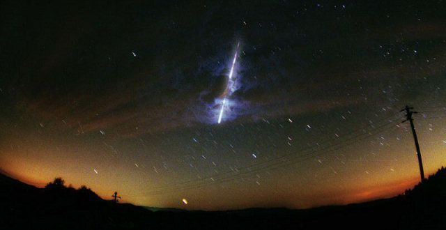 Os meteoritos semearam a vida na Terra?