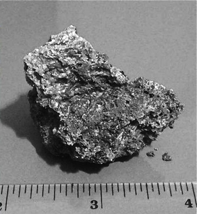 Astrobilogo afirma ter encontrado prova de vida extraterrestre em um meteorito