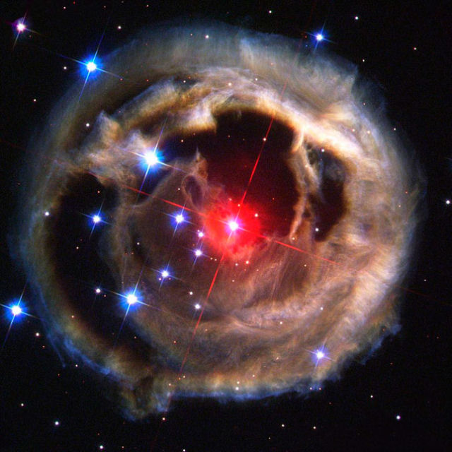 Espetacular time-lapse da exploso de V838 Monocerotis