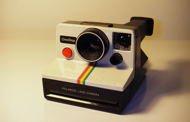 Cmera InstaGif, uma cmera com estilo polaroid que imprime instantneas imagens GIF