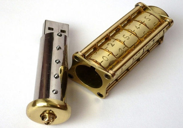 O pendrive steampunk com segurana ao estilo cadeado