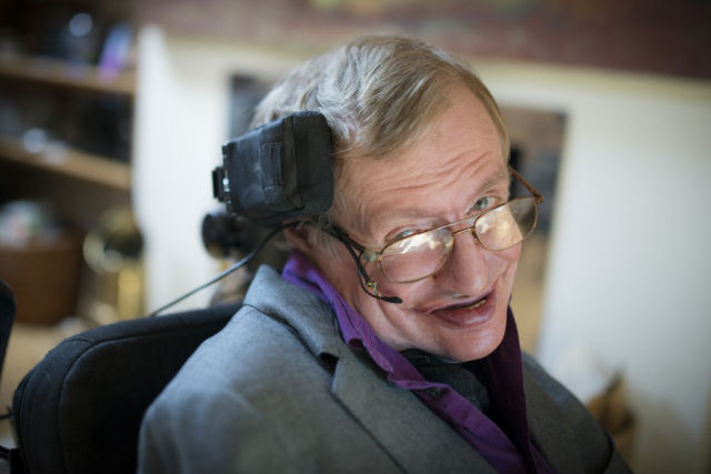 Stephen Hawking adverte que a Inteligncia Artificial pode acabar com a humanidade